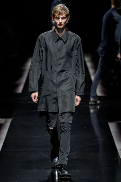 Look 25